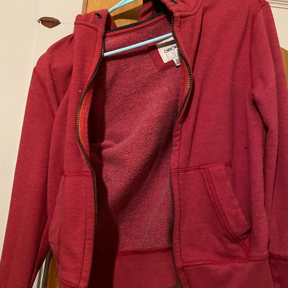 TEEN WOLF SCREEN USED SWEATER - Picture 3 of 7